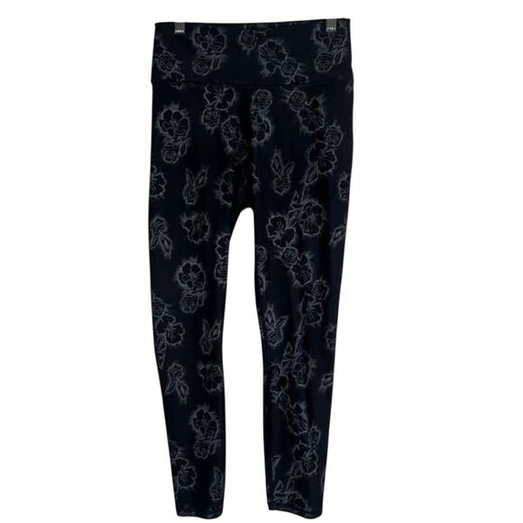 Fabletics Define PowerHold Capri leggings Outlined Floral Womens M Athleisure - Picture 3 of 7